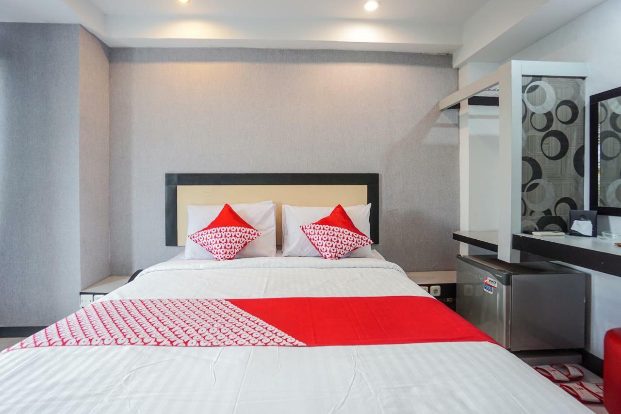 Oyo 1318 Hotel Prince Boulevard Manado Luaran gambar