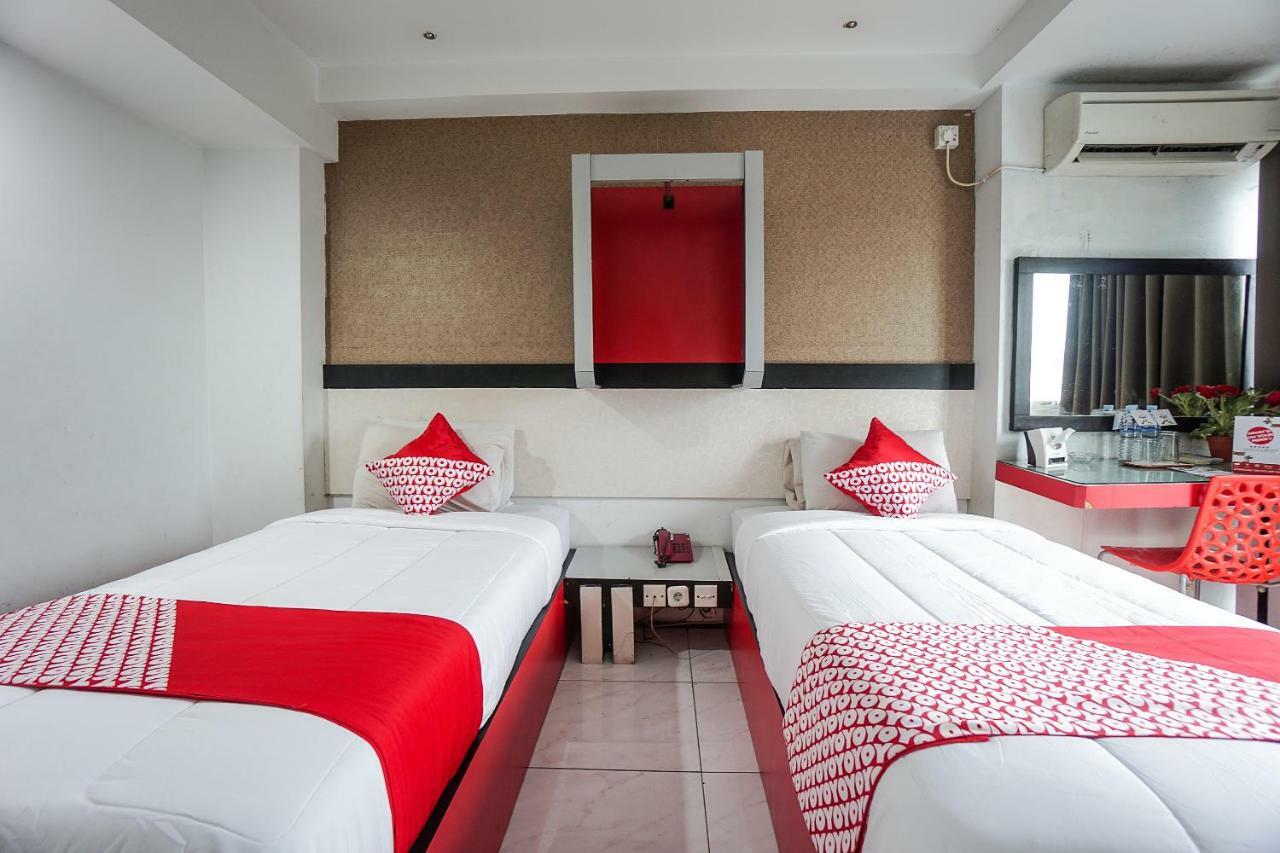 Oyo 1318 Hotel Prince Boulevard Manado Luaran gambar